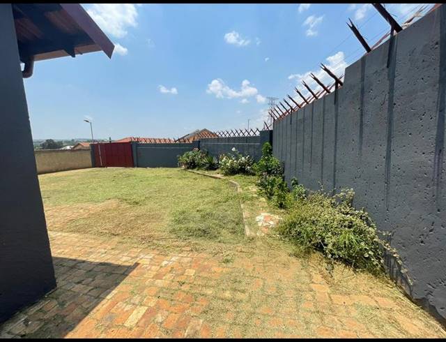 3 BEDROOM HOUSE FOR SALE IN JABULANI